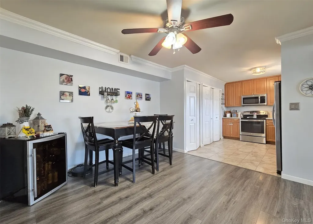 232 Springmeadow Drive Holbrook NY 11741