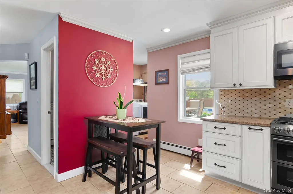 18 Calicotree Lane Coram NY 11727