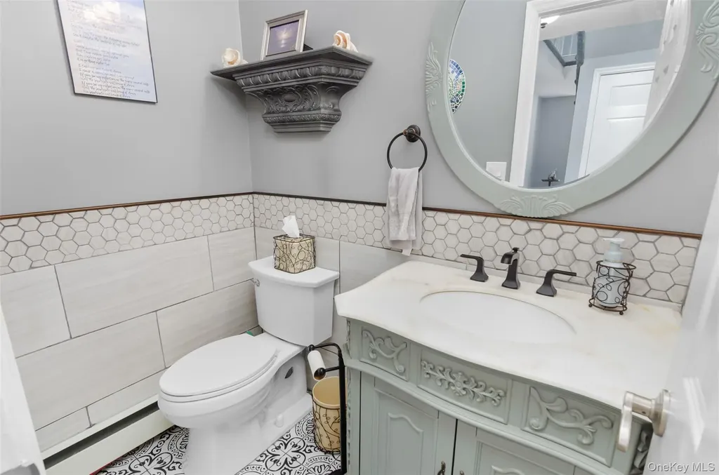 18 Calicotree Lane Coram NY 11727