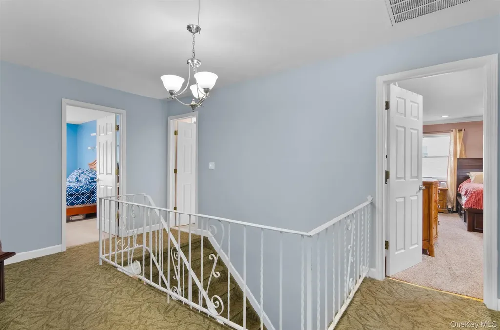 18 Calicotree Lane Coram NY 11727