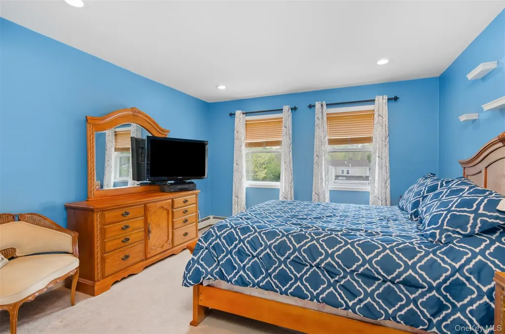 18 Calicotree Lane Coram NY 11727