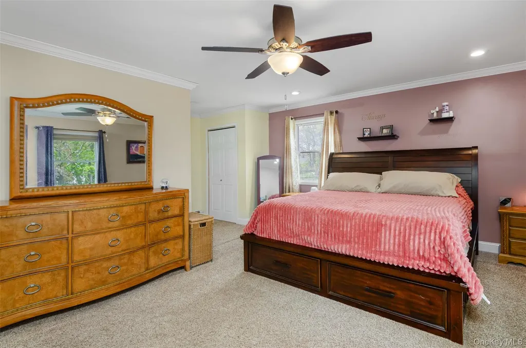 18 Calicotree Lane Coram NY 11727