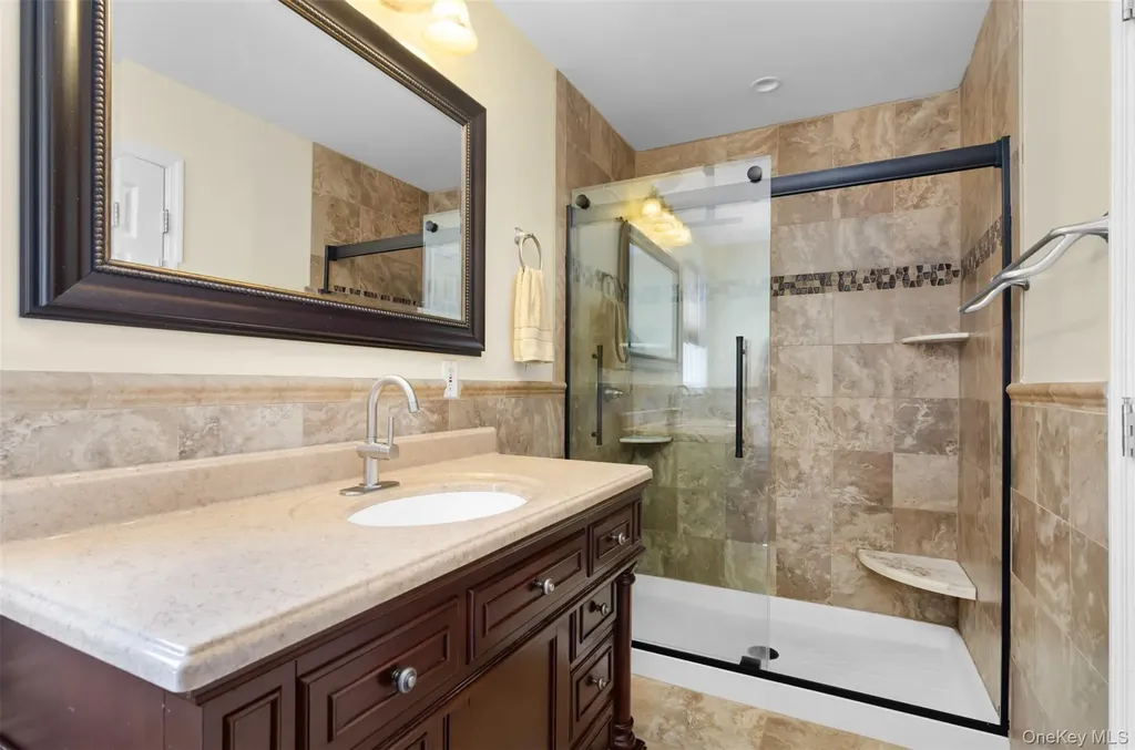 18 Calicotree Lane Coram NY 11727