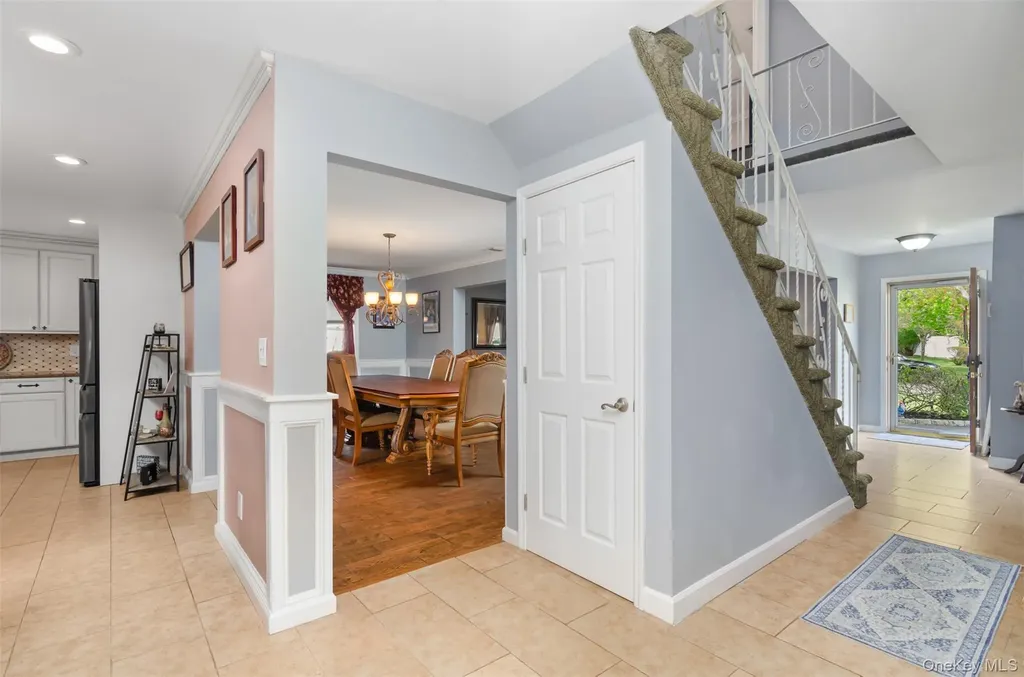 18 Calicotree Lane Coram NY 11727