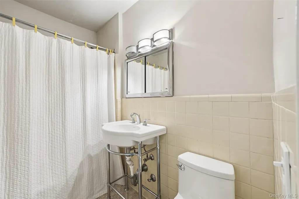 2 Salisbury Point Nyack NY 10960