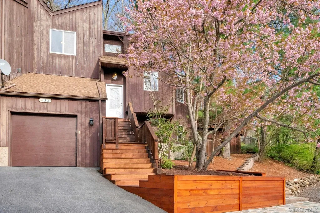 32 Boulder Lane Goldens Bridge NY 10526