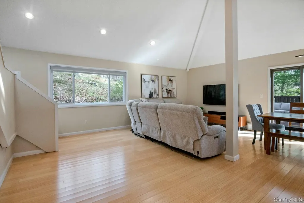 32 Boulder Lane Goldens Bridge NY 10526