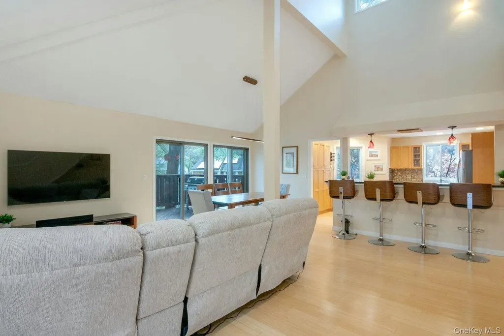 32 Boulder Lane Goldens Bridge NY 10526