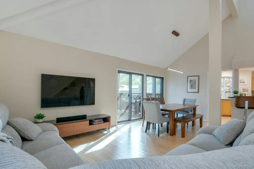 32 Boulder Lane Goldens Bridge NY 10526