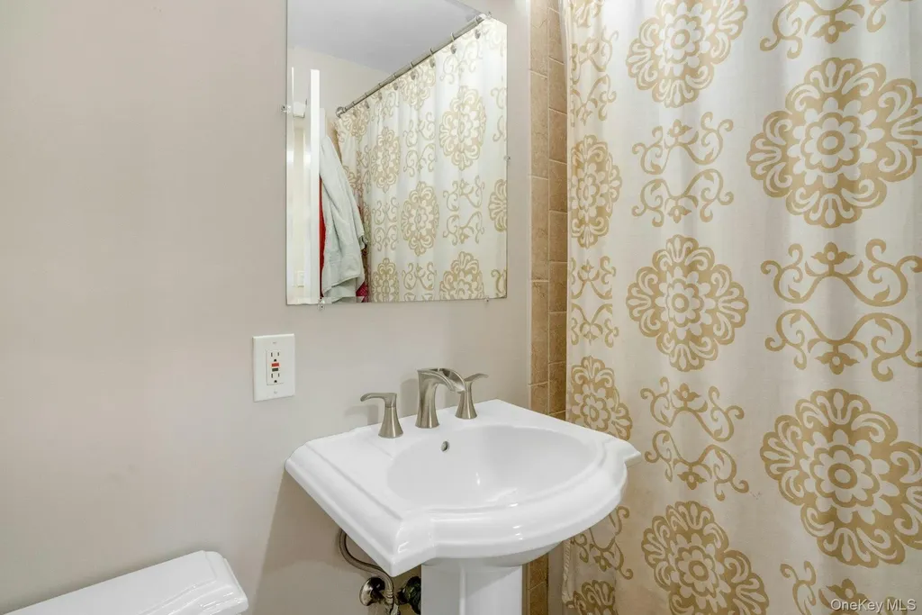 32 Boulder Lane Goldens Bridge NY 10526
