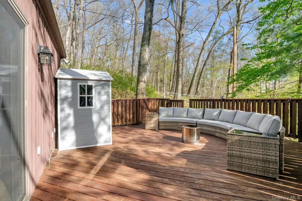 32 Boulder Lane Goldens Bridge NY 10526