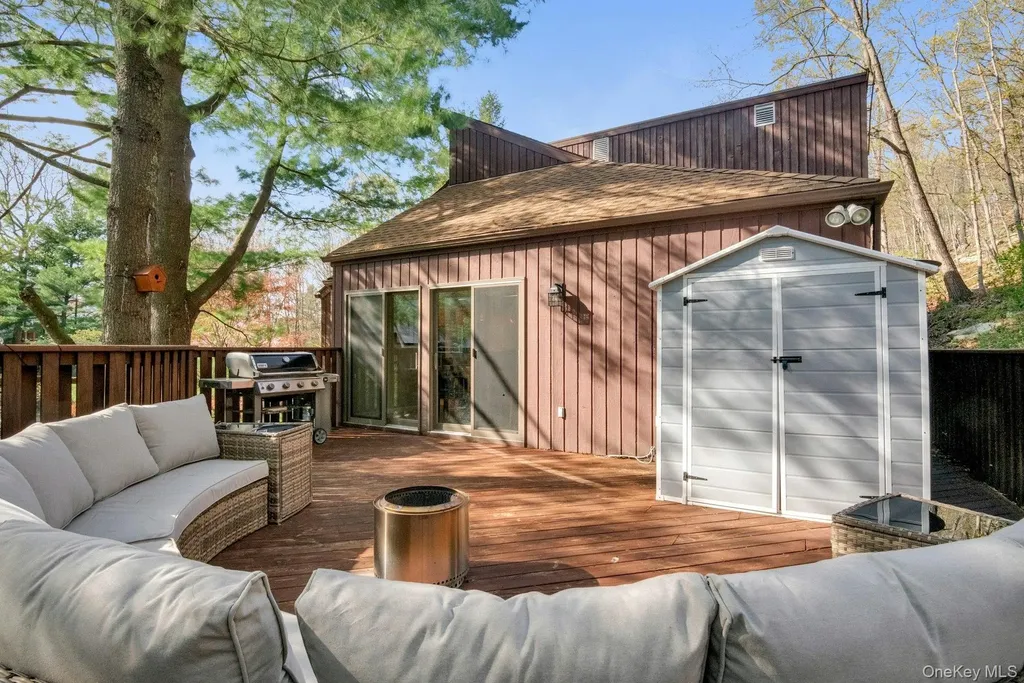 32 Boulder Lane Goldens Bridge NY 10526