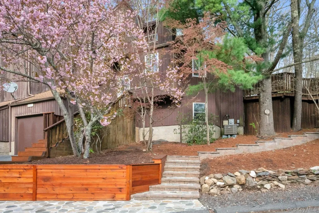 32 Boulder Lane Goldens Bridge NY 10526