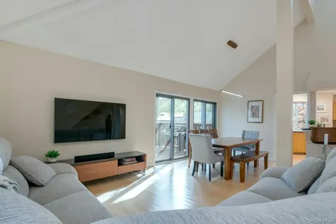 32 Boulder Lane Goldens Bridge NY 10526