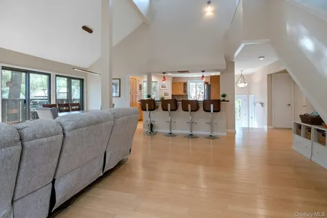 32 Boulder Lane Goldens Bridge NY 10526