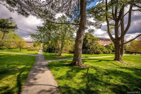 223 Schrade Road Briarcliff Manor NY 10510
