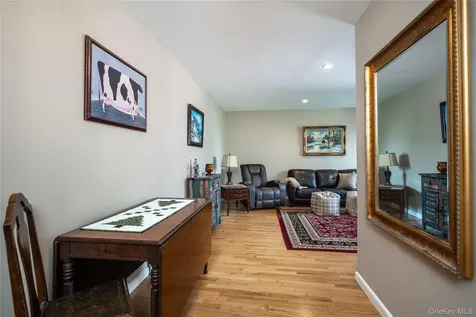 223 Schrade Road Briarcliff Manor NY 10510