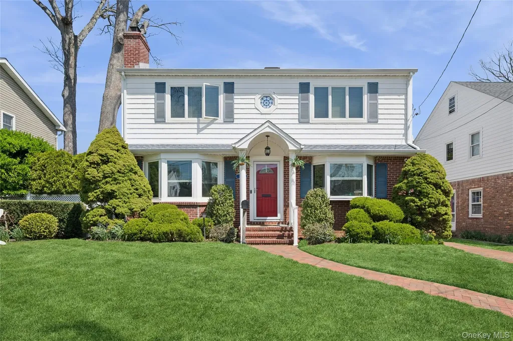 114 Doncaster Road Malverne NY 11565
