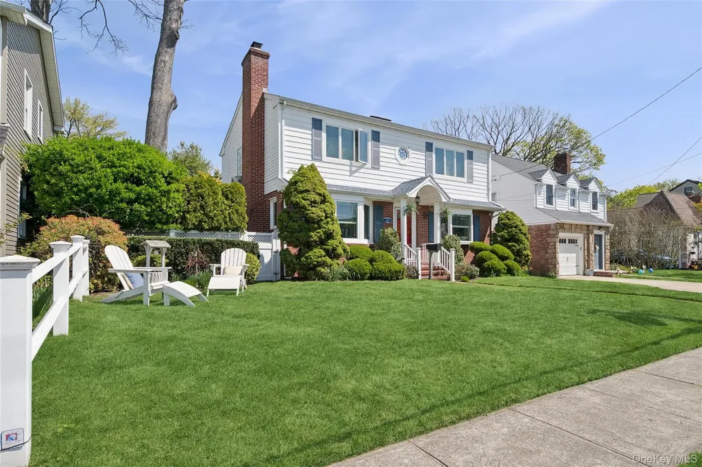 114 Doncaster Road Malverne NY 11565