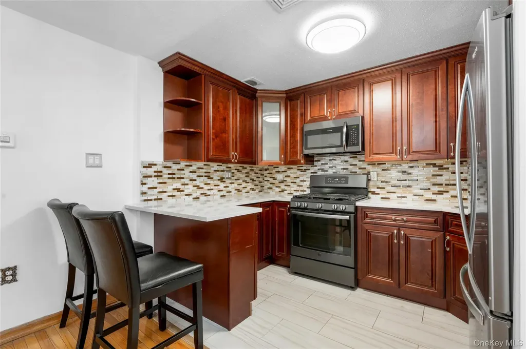 882 Union Avenue Bronx NY 10459