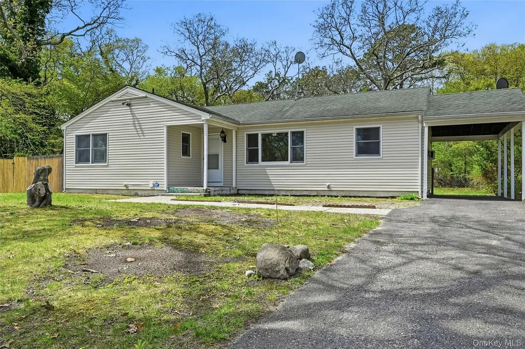 62 Margaret Drive Coram NY 11727