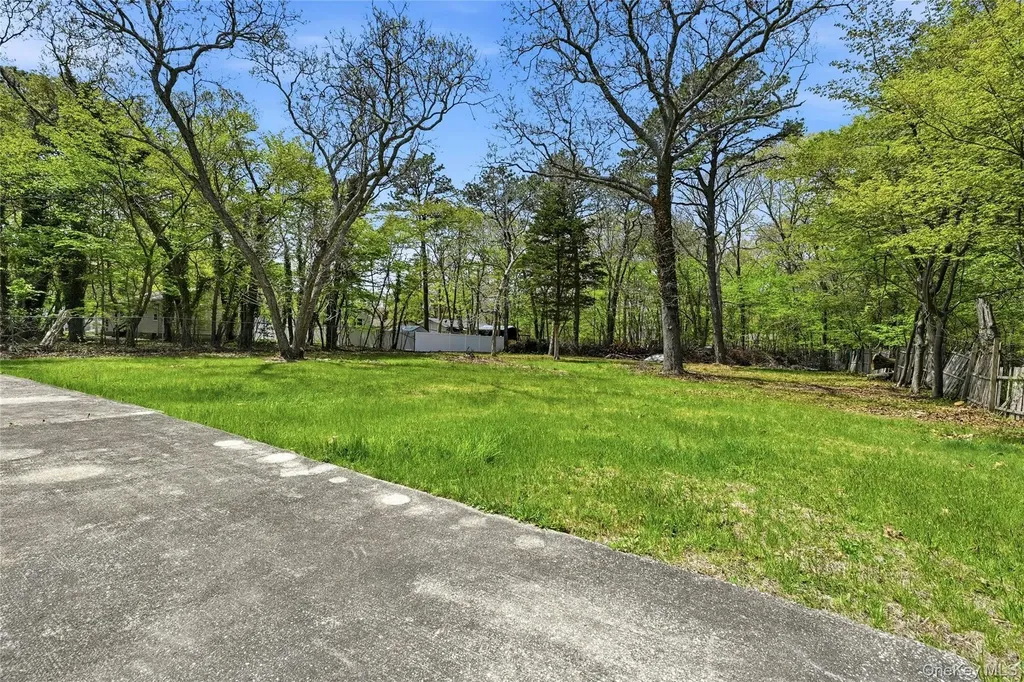 62 Margaret Drive Coram NY 11727