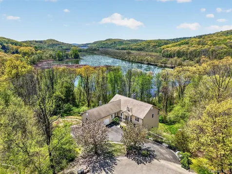 24 Powderhorn Road Patterson NY 12563