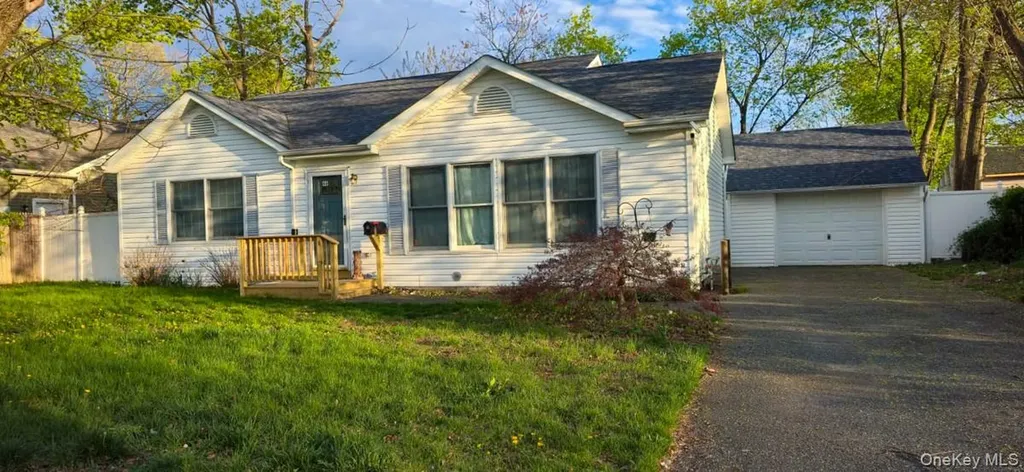 46 E Maple Street Central Islip NY 11722