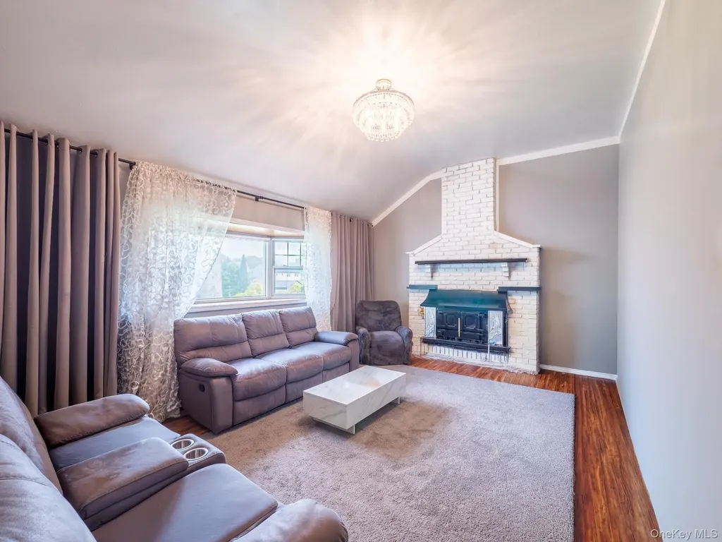 19 Milford Drive Central Islip NY 11722