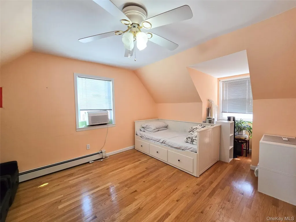29 Tenafly Drive New Hyde Park NY 11040