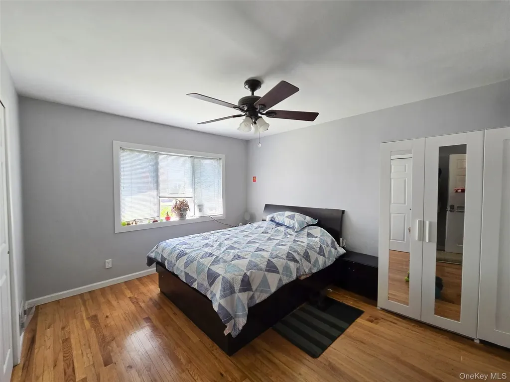 29 Tenafly Drive New Hyde Park NY 11040