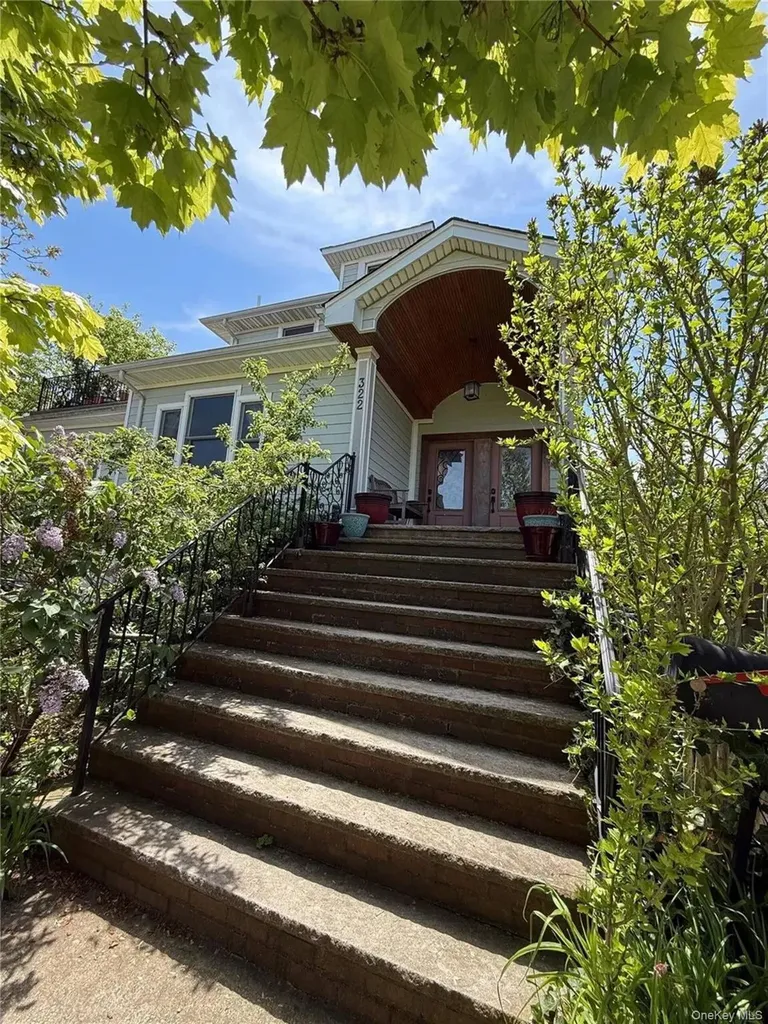 322 E Beech Long Beach NY 11561