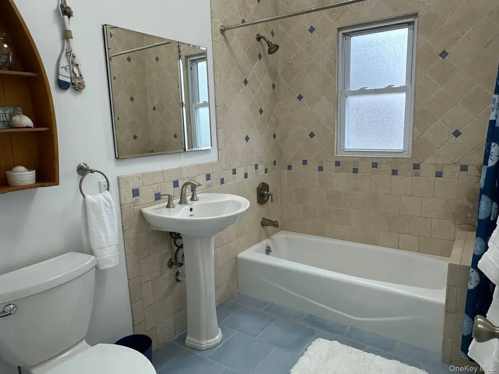 322 E Beech Long Beach NY 11561