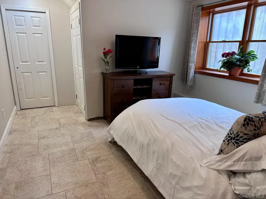 322 E Beech Long Beach NY 11561