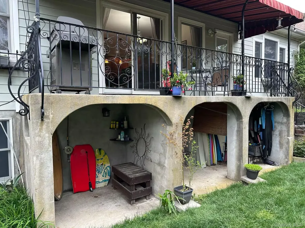 322 E Beech Long Beach NY 11561