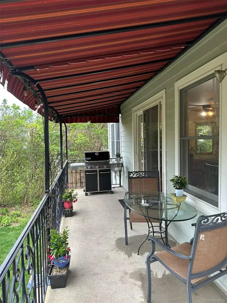 322 E Beech Long Beach NY 11561