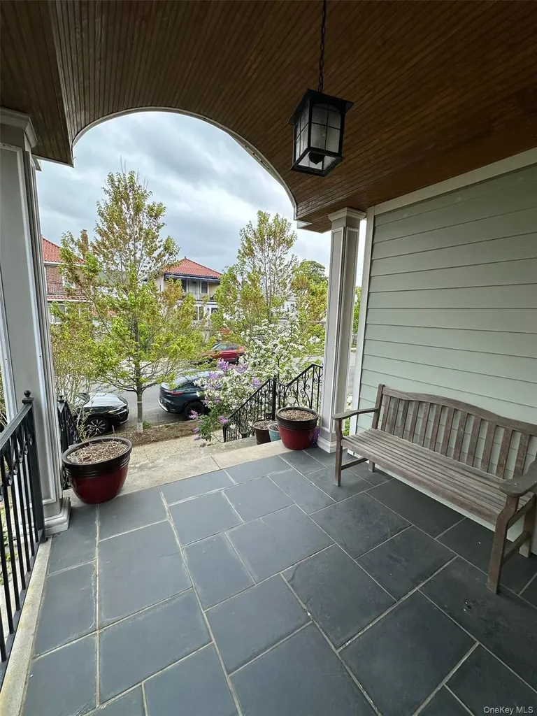 322 E Beech Long Beach NY 11561