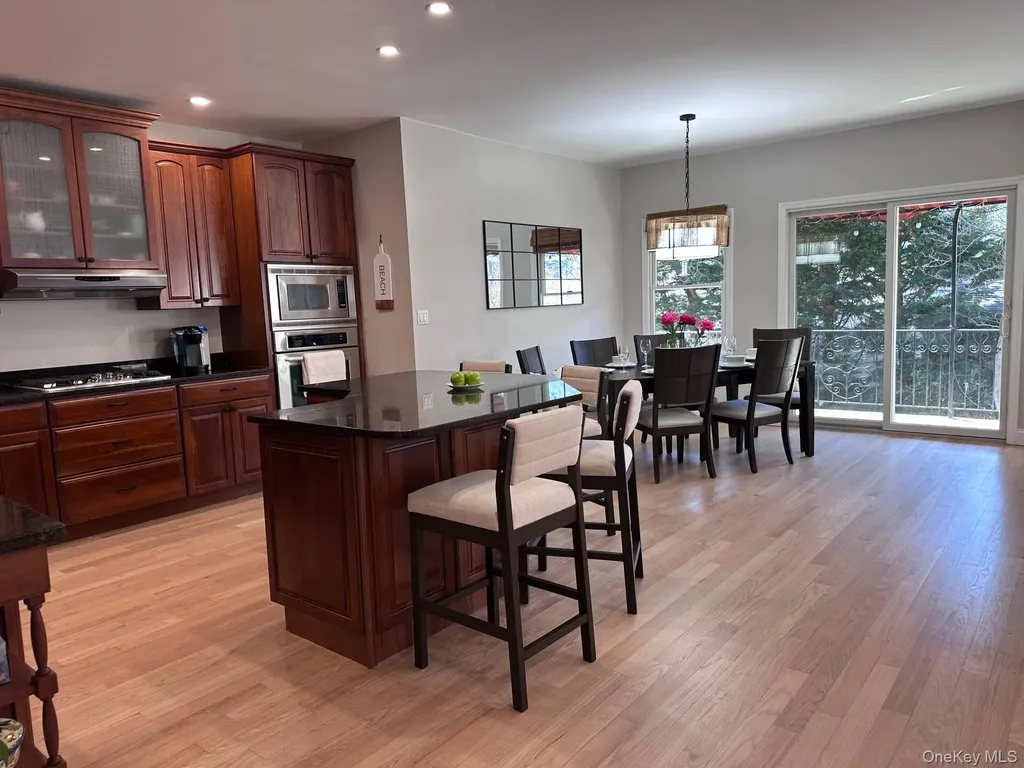 322 E Beech Long Beach NY 11561