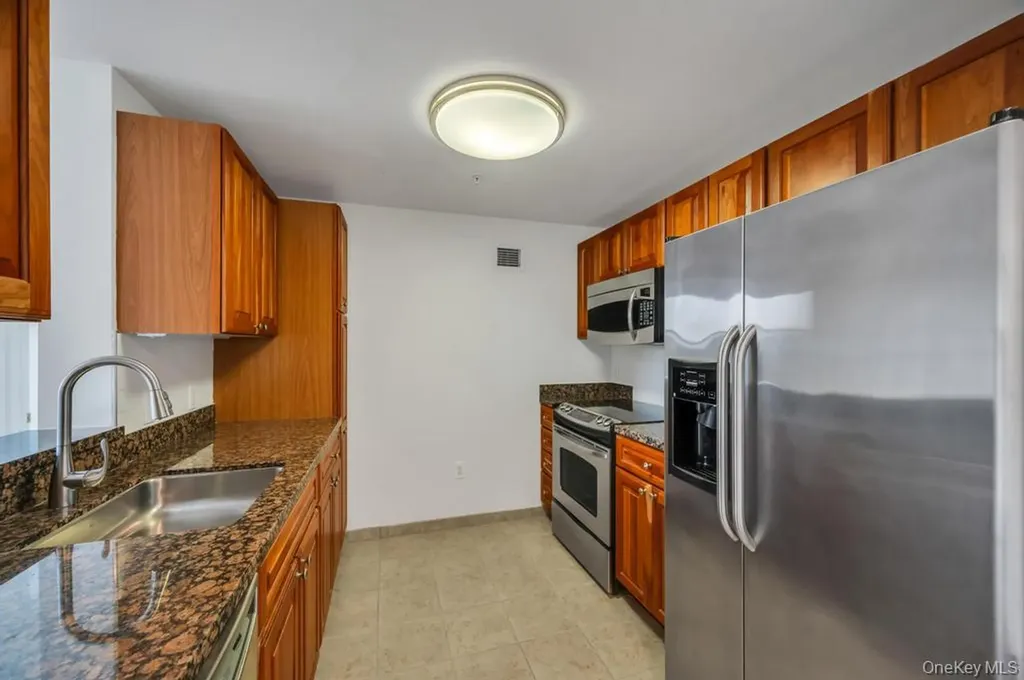 300 E Overlook Port Washington NY 11050