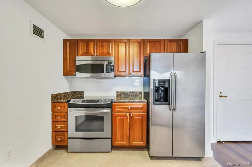 300 E Overlook Port Washington NY 11050