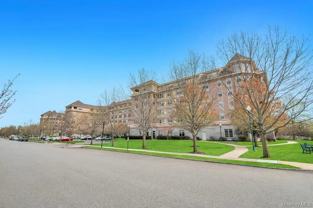 300 E Overlook Port Washington NY 11050