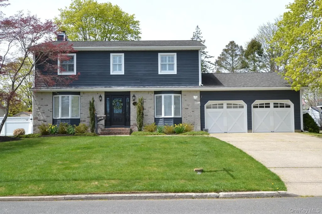 30 Myrtle Lane Patchogue NY 11772