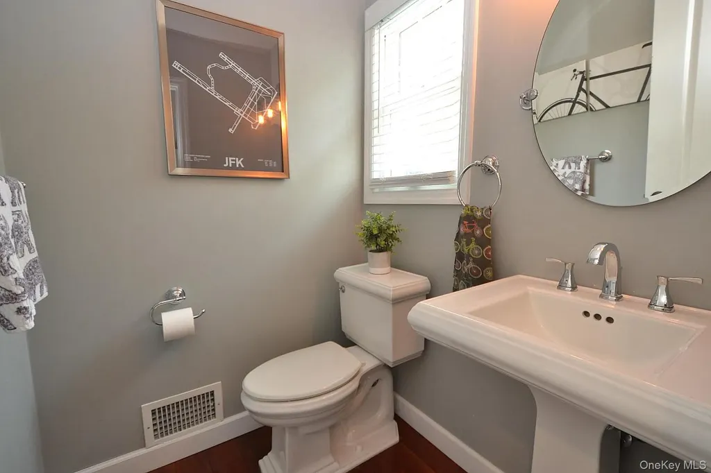 30 Myrtle Lane Patchogue NY 11772