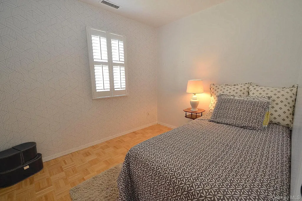 30 Myrtle Lane Patchogue NY 11772