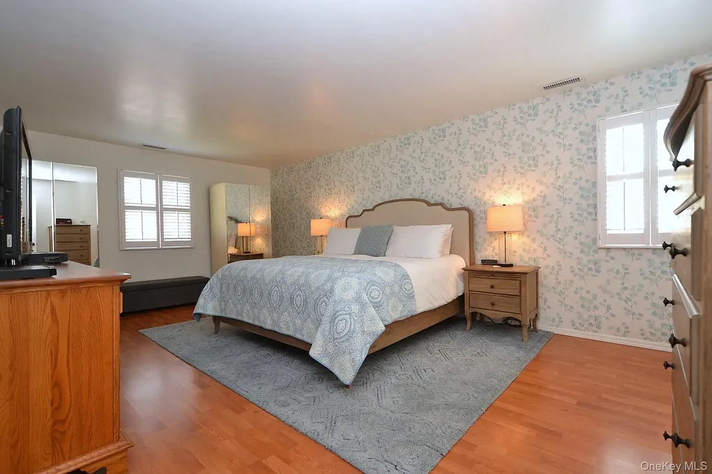 30 Myrtle Lane Patchogue NY 11772