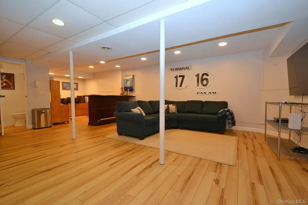 30 Myrtle Lane Patchogue NY 11772