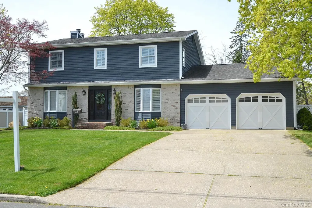 30 Myrtle Lane Patchogue NY 11772