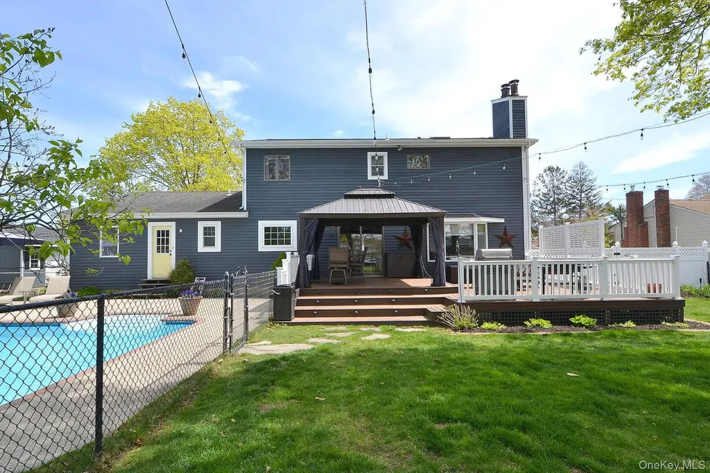 30 Myrtle Lane Patchogue NY 11772