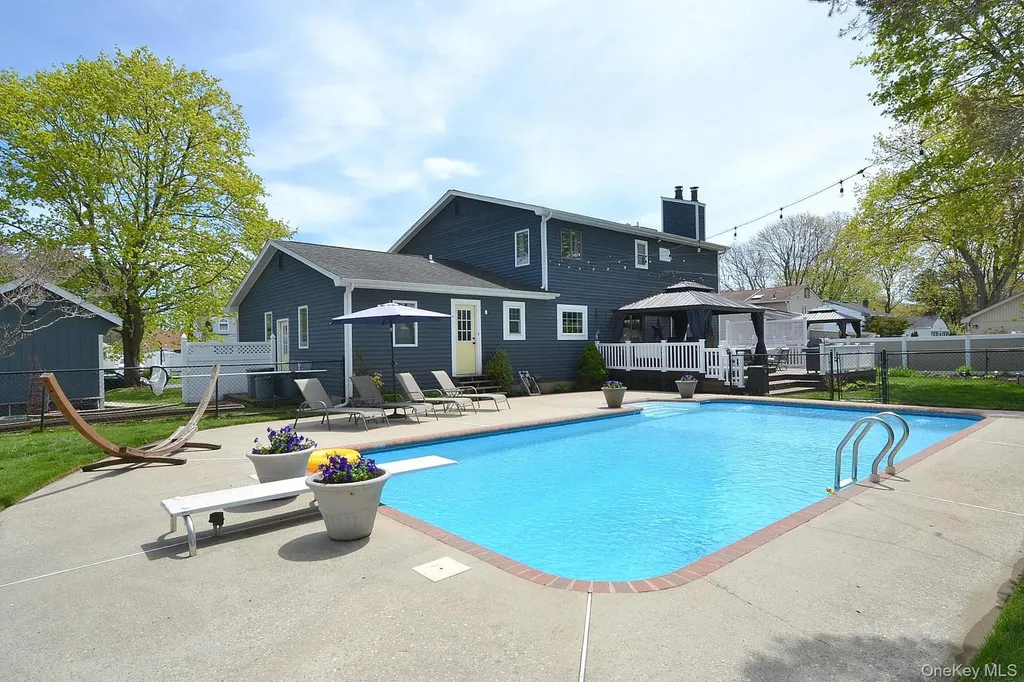 30 Myrtle Lane Patchogue NY 11772