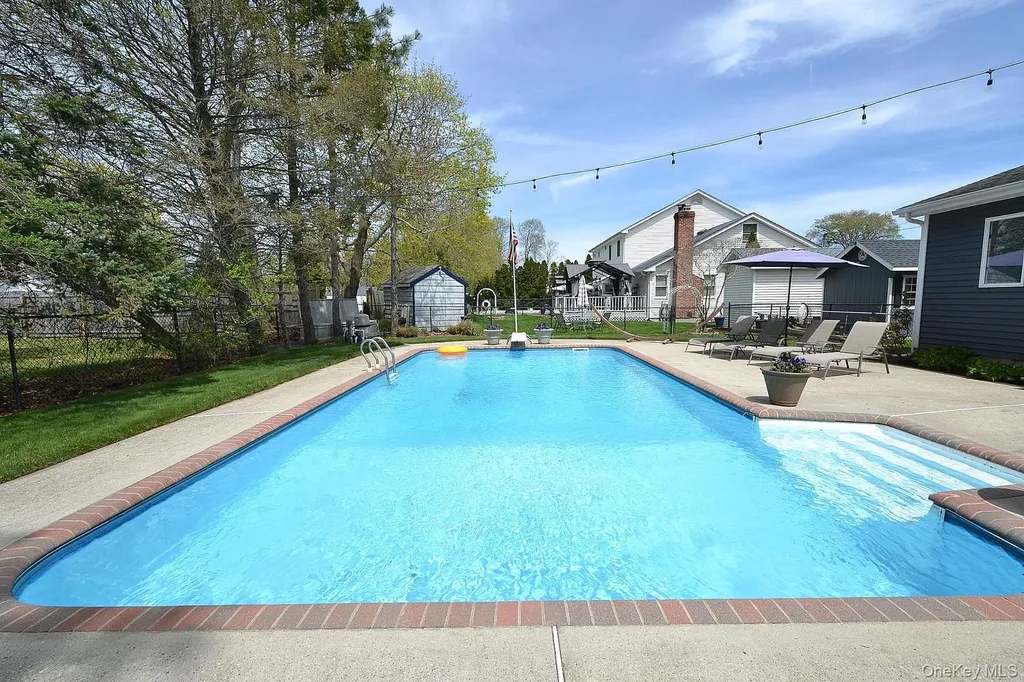 30 Myrtle Lane Patchogue NY 11772